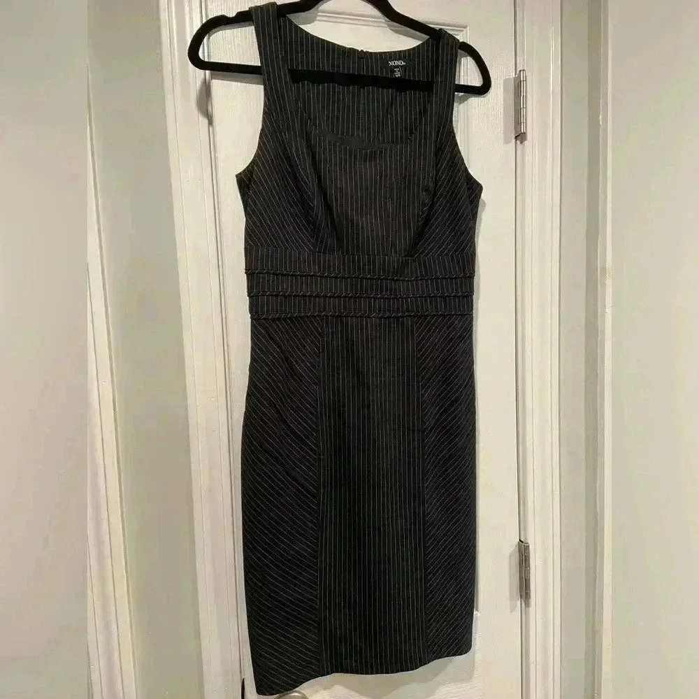 XOXO Black White Pin Stripe Pencil Sheath Dress Lined Sleeveless Pleated Size 6